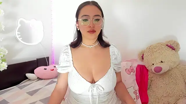 Snapshot of Sweet_Agata1 chatting on May 2026 03:41:01 PM Sweet Agata1 online show from May 2026 03:41:01 PM