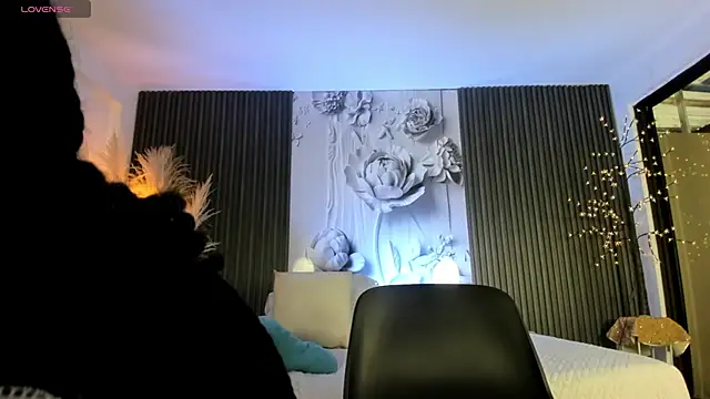 MichellePreston online show from February 2026 12:01:02 PM