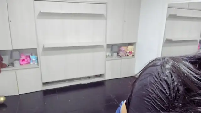 LilyWhitney online show from April 2026 04:05:02 AM