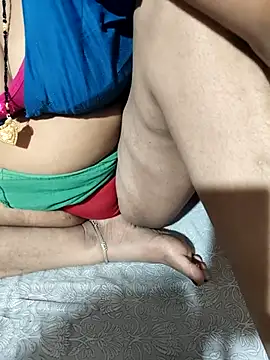 POOJACOUPLE online show from November 2025 06:01:02 PM