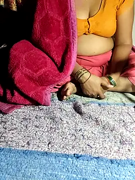 POOJACOUPLE online show from July 2026 07:45:01 PM
