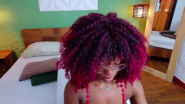 Snapshot of Chocolatte_dreams chatting on October 2025 01:17:02 PM Chocolatte dreams online show from October 2025 01:17:02 PM
