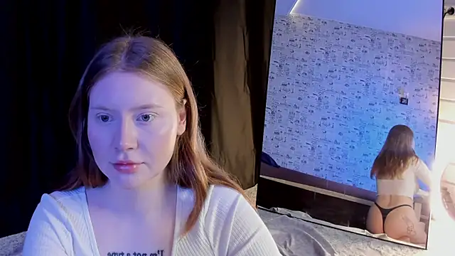 Snapshot of Lillie_Berry chatting on October 2025 04:54:01 AM Lillie Berry online show from October 2025 04:54:01 AM