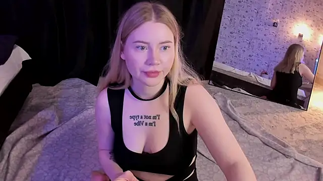 Lillie Berry online show from November 2025 04:34:02 AM