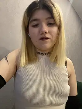 Snapshot of Cherry___Blossom chatting on January 2026 11:04:01 AM Cherry Blossom online show from January 2026 11:04:01 AM