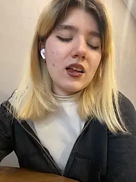 Snapshot of Cherry___Blossom chatting on February 2026 11:09:02 AM Cherry Blossom online show from February 2026 11:09:02 AM