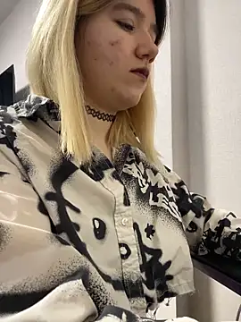 Snapshot of Cherry___Blossom chatting on February 2026 08:26:01 AM Cherry Blossom online show from February 2026 08:26:01 AM