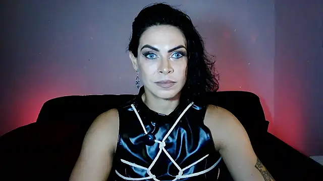 Snapshot of Veronnaink chatting on May 2026 04:23:02 PM Veronnaink online show from May 2026 04:23:02 PM