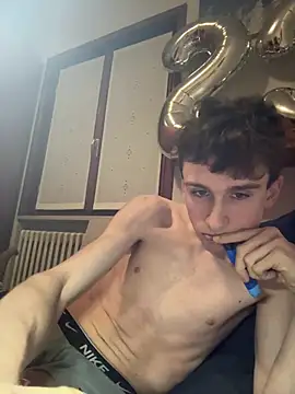 Snapshot of twinkethan07 chatting on February 2026 01:37:02 AM twinkethan07 online show from February 2026 01:37:02 AM