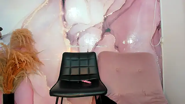 Nini Beyker online show from October 2025 01:19:01 PM