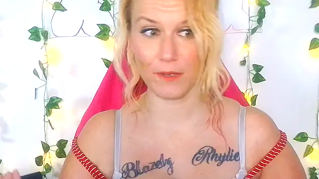 RhondaRump online show from May 2026 08:58:01 PM