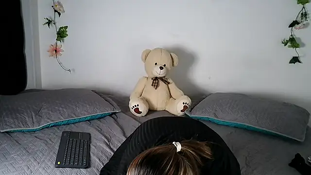 Snapshot of abella-lemus chatting on February 2026 12:37:02 AM abella-lemus online show from February 2026 12:37:02 AM