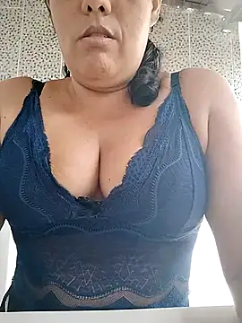 Bellapotencia1985 online show from October 2025 10:38:02 AM