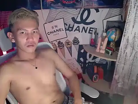 RalfAsian25 online show from April 2026 09:58:02 AM