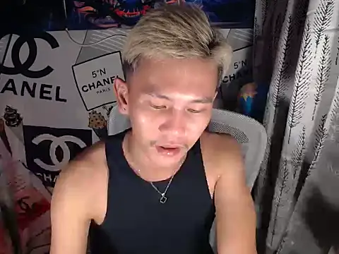 RalfAsian25 online show from April 2026 07:17:02 PM