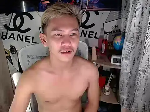 RalfAsian25 online show from April 2026 09:17:02 PM