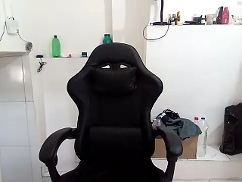 moreno25centimetro online show from November 2025 05:35:01 PM