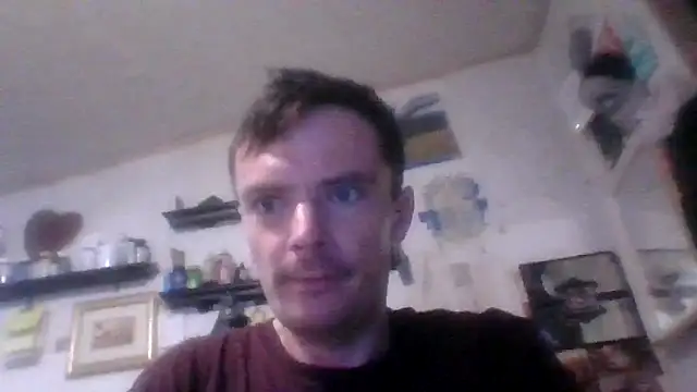 Snapshot of RichardW chatting on November 2025 04:32:02 AM RichardW online show from November 2025 04:32:02 AM