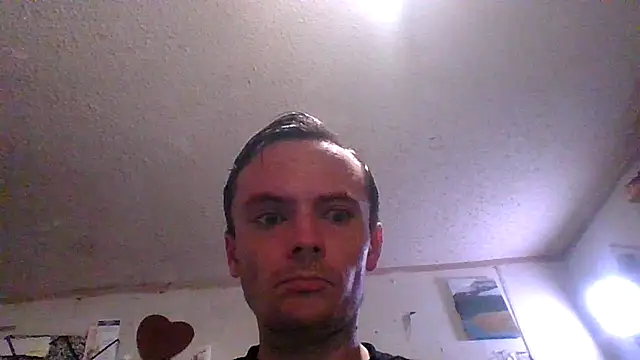 Snapshot of RichardW chatting on November 2025 09:06:01 PM RichardW online show from November 2025 09:06:01 PM