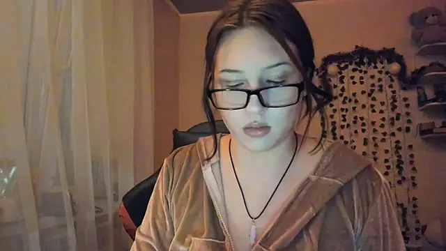 Stephanie Hills online show from January 2026 07:17:02 PM