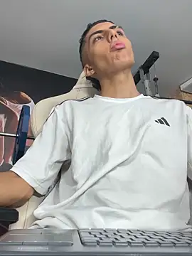 Mister Obsession online show from September 2025 07:07:02 PM