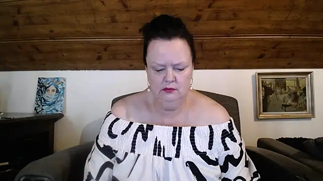 Snapshot of TiffanyMature chatting on June 2026 07:07:03 AM TiffanyMature online show from June 2026 07:07:03 AM