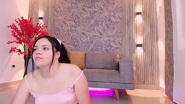 karlie small online show from September 2025 07:47:01 PM