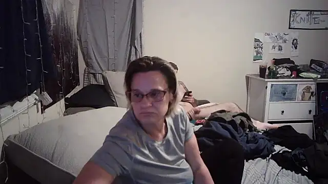 Snapshot of PremiumKitty chatting on January 2026 06:06:02 AM PremiumKitty online show from January 2026 06:06:02 AM