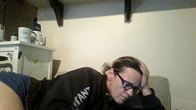 Snapshot of PremiumKitty chatting on February 2026 01:17:01 AM PremiumKitty online show from February 2026 01:17:01 AM