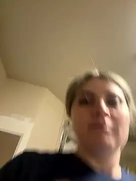 Snapshot of M1l3yD3w chatting on January 2026 02:14:01 AM M1l3yD3w online show from January 2026 02:14:01 AM