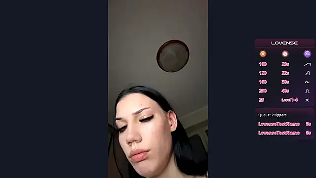 AlfredaBillegas online show from October 2025 05:03:01 PM