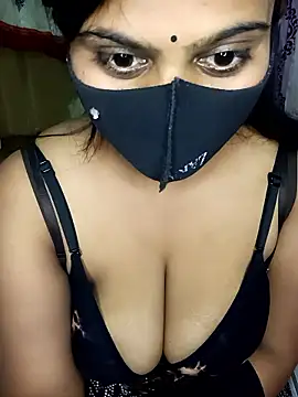 reena502 online show from February 2026 05:38:02 PM