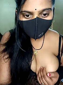 Snapshot of reena502 chatting on April 2026 05:00:02 AM reena502 online show from April 2026 05:00:02 AM
