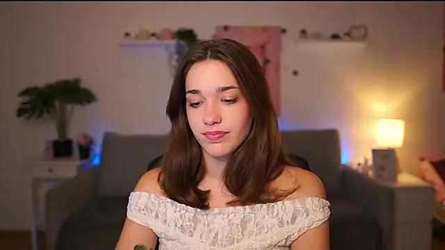 kissie cat online show from November 2025 02:08:01 PM