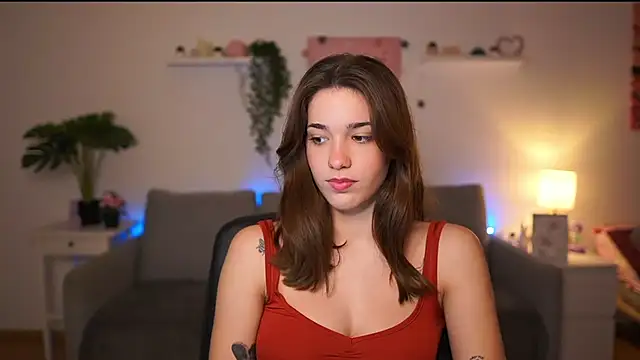 kissie cat online show from December 2025 02:15:01 PM