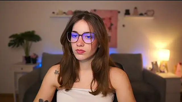 kissie cat online show from February 2026 02:05:01 PM