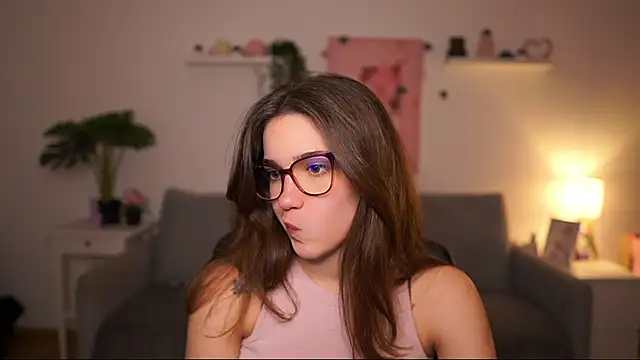 kissie cat online show from February 2026 07:25:02 PM