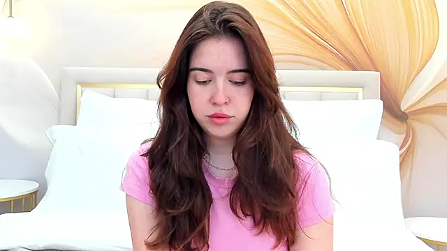 Snapshot of KimberlyBond chatting on September 2025 04:18:01 PM KimberlyBond online show from September 2025 04:18:01 PM