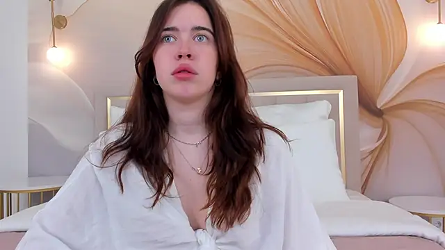 Snapshot of KimberlyBond chatting on September 2025 03:04:01 PM KimberlyBond online show from September 2025 03:04:01 PM