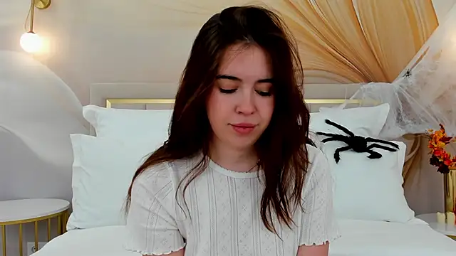 Snapshot of KimberlyBond chatting on October 2025 03:04:01 PM KimberlyBond online show from October 2025 03:04:01 PM