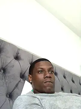 labishyoung25 online show from October 2025 09:37:01 PM