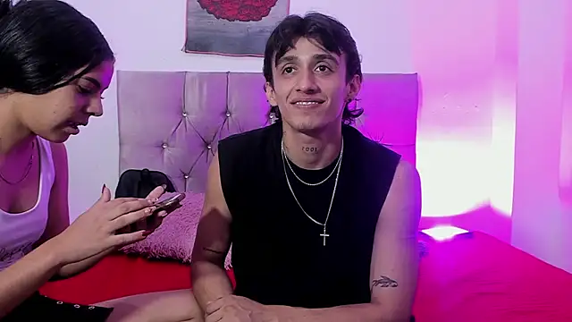 AndretiiAndCamila online show from October 2025 07:11:02 PM