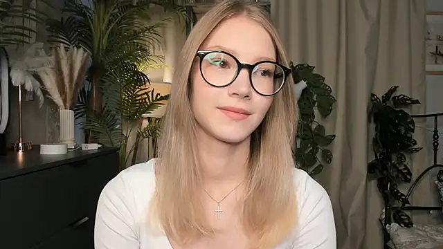 ChinBonnell online show from October 2025 04:46:01 AM