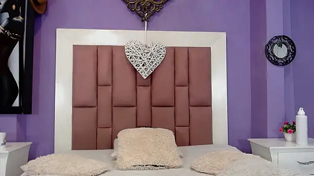 Snapshot of ChiaraLudovica chatting on October 2025 02:36:01 PM ChiaraLudovica online show from October 2025 02:36:01 PM