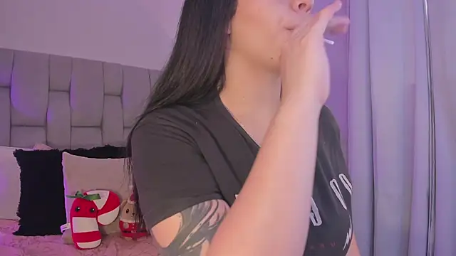 Seraphyne666 online show from April 2026 05:53:02 PM