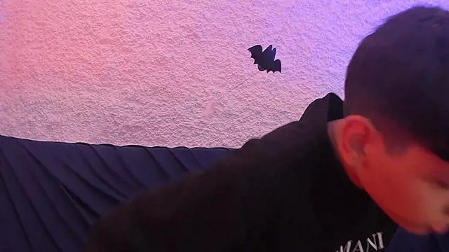 zeus blaze online show from November 2025 07:47:01 PM