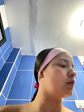 Mia jhoonson online show from November 2025 11:07:02 PM