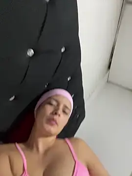 Mia jhoonson online show from November 2025 02:21:02 AM