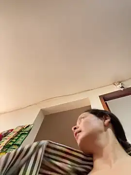 Mia jhoonson online show from November 2025 12:08:02 PM