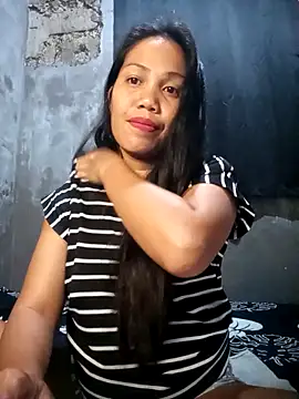 Snapshot of sweet_bunnie chatting on December 2025 06:04:01 PM sweet bunnie online show from December 2025 06:04:01 PM